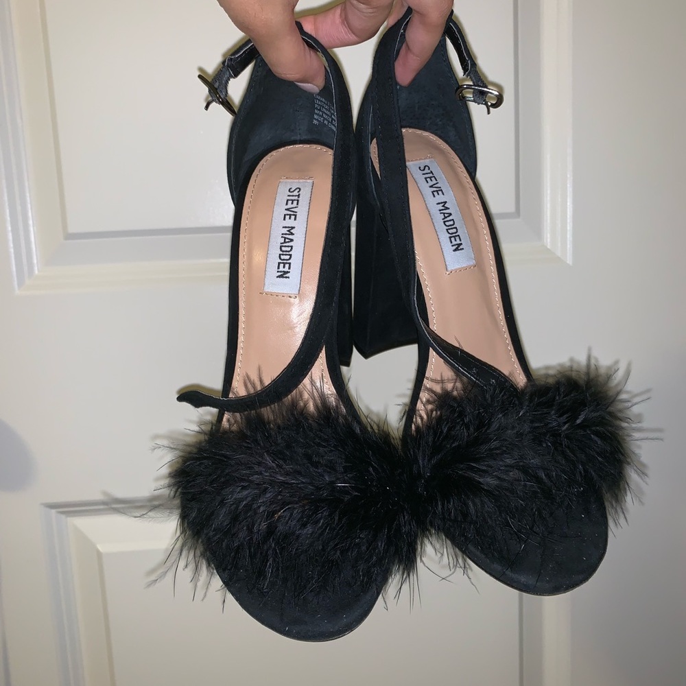 Steve Madden Carabu Black Suede